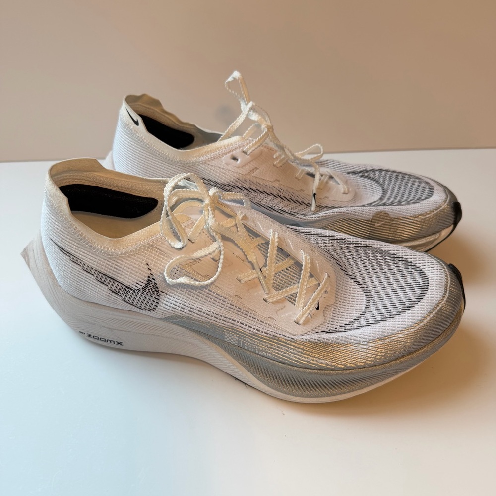 NEW Nike ZoomX Vaporfly Next% 2 - men’s 9, women’s 10